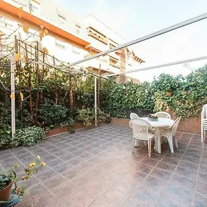 Apartment Vivienda Familiar Con Jardin Junto A Ifema, Madrid